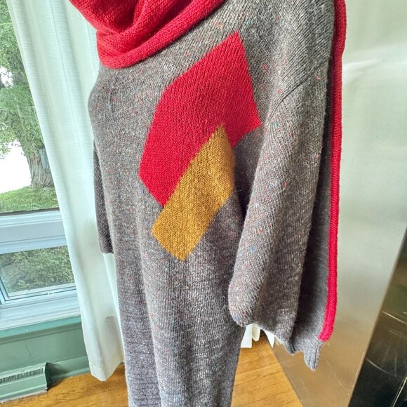 Vintage 80s sweater dress, taupe, red yellow geometric shapes, rolled cowl neck - Picture 4 of 10